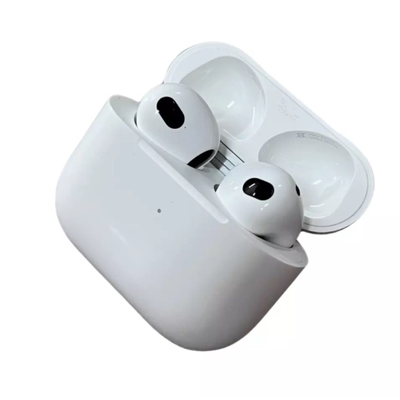 AirPods Wireless 🛜 Charging Case 🍎 - Picture 6 of 10